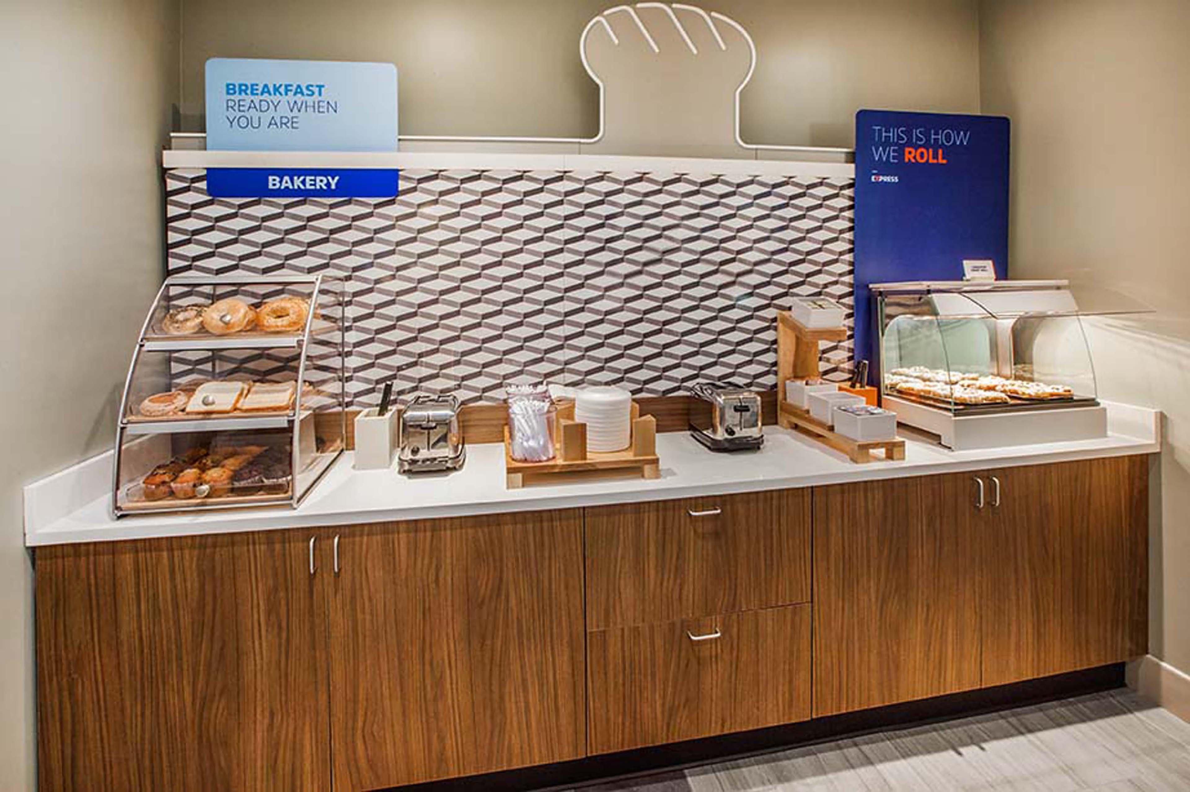 Holiday Inn Express Hotel & Suites Huntsville West - Research Park By Ihg Екстер'єр фото